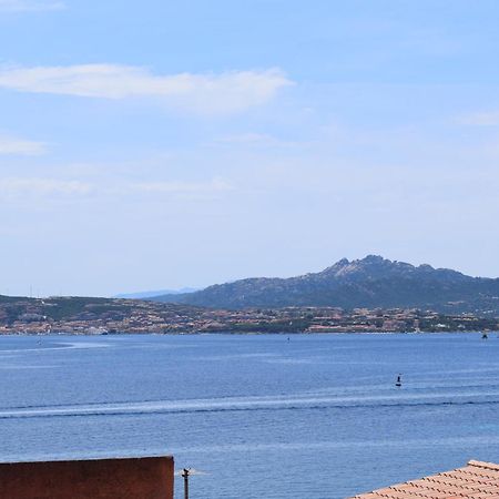 Appartamento Vista Mare A La Maddalena Ла-Маддалена Экстерьер фото