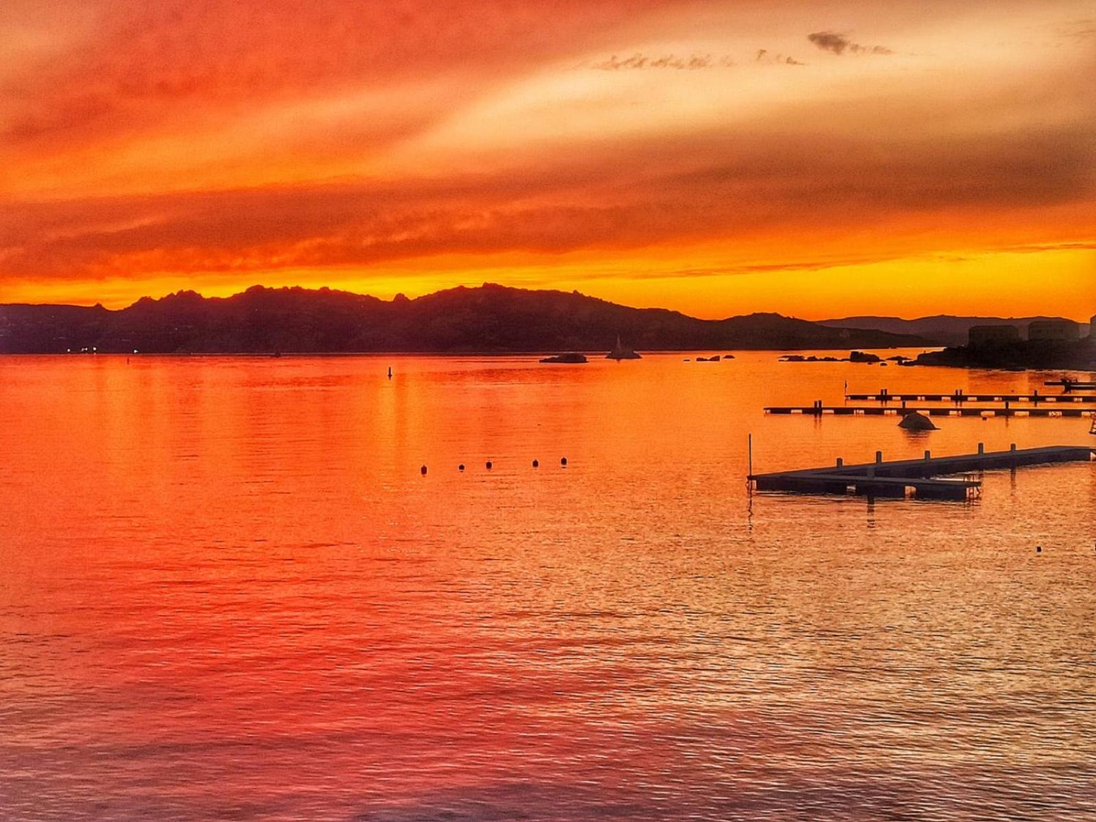 Appartamento Vista Mare A La Maddalena Ла-Маддалена Экстерьер фото